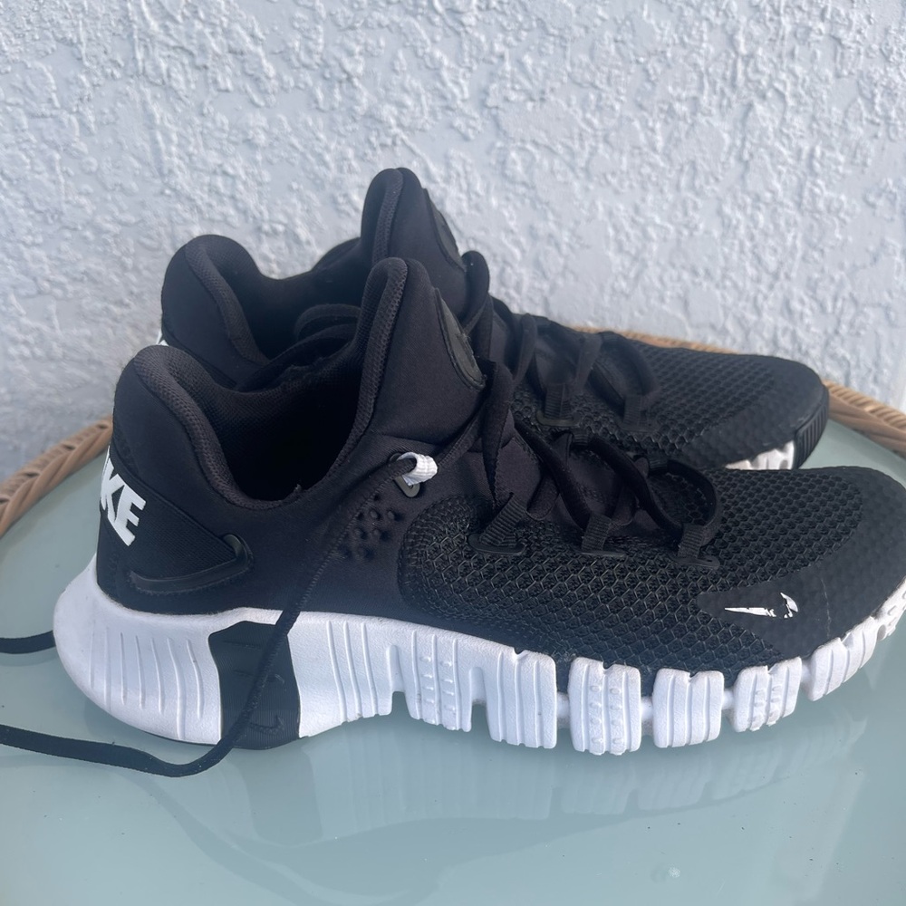 Nike Women’s Free Metcon Black Sneakers Size 8.5